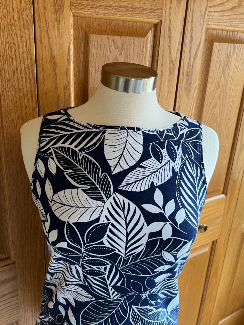 TALBOTS -- Pima Bateau Neck Tank - Bicolor Leaves -- NEW with Tag